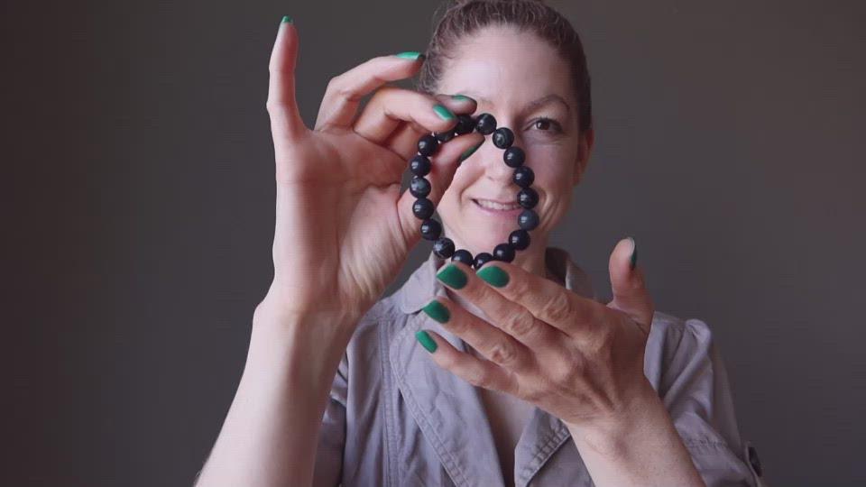 video on wearing spiderweb obsidian bracelet