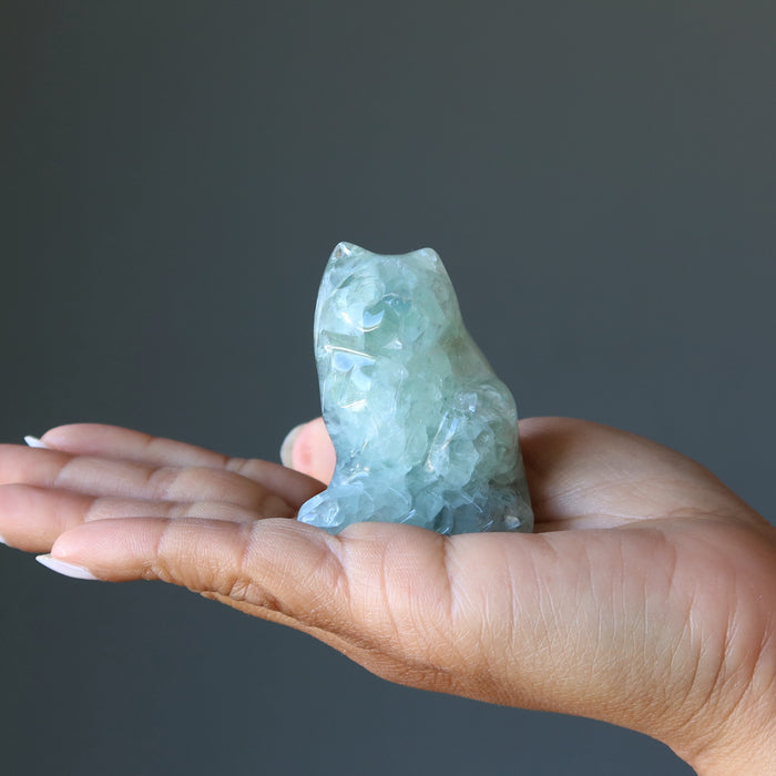 green Fluorite Cat on model palm