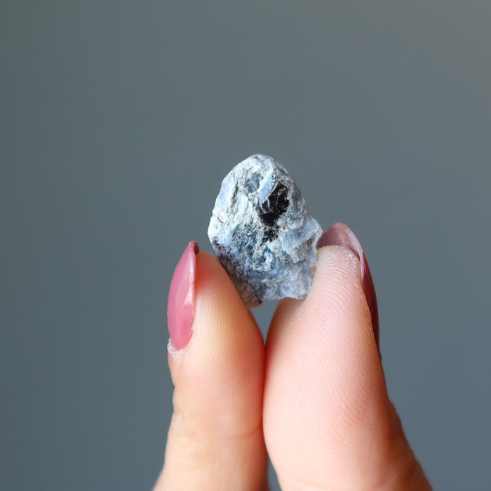 raw blue kyanite stone