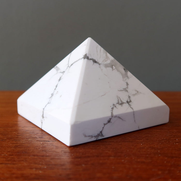 howlite pyramid