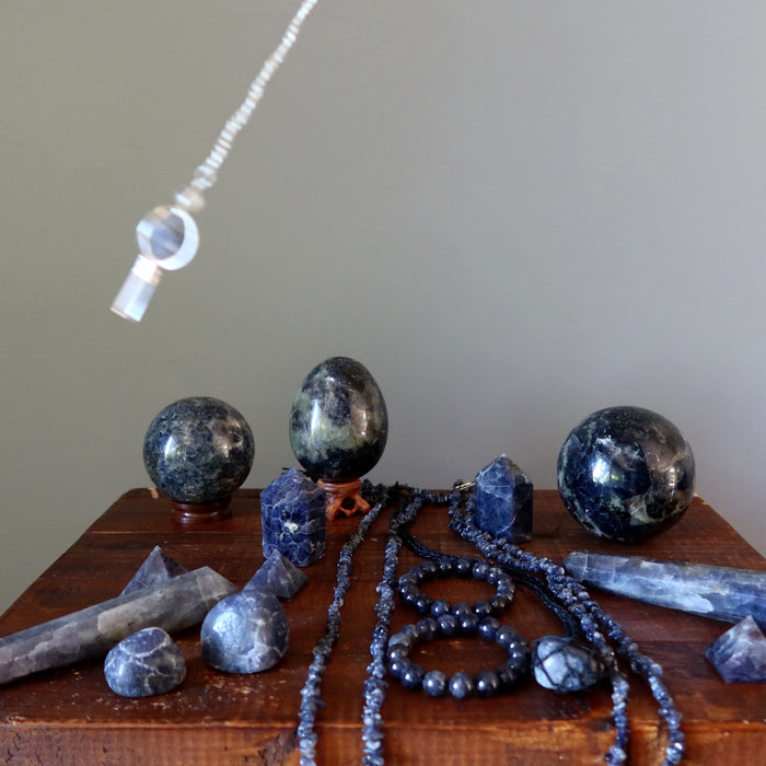 iolite stones with pendulum