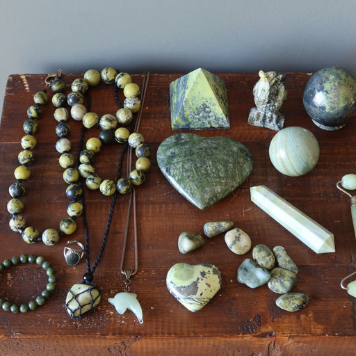 serpentine stones and jewelry