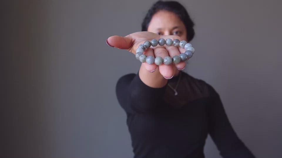 faceted labradorite beaded stretch bracelet video showcase
