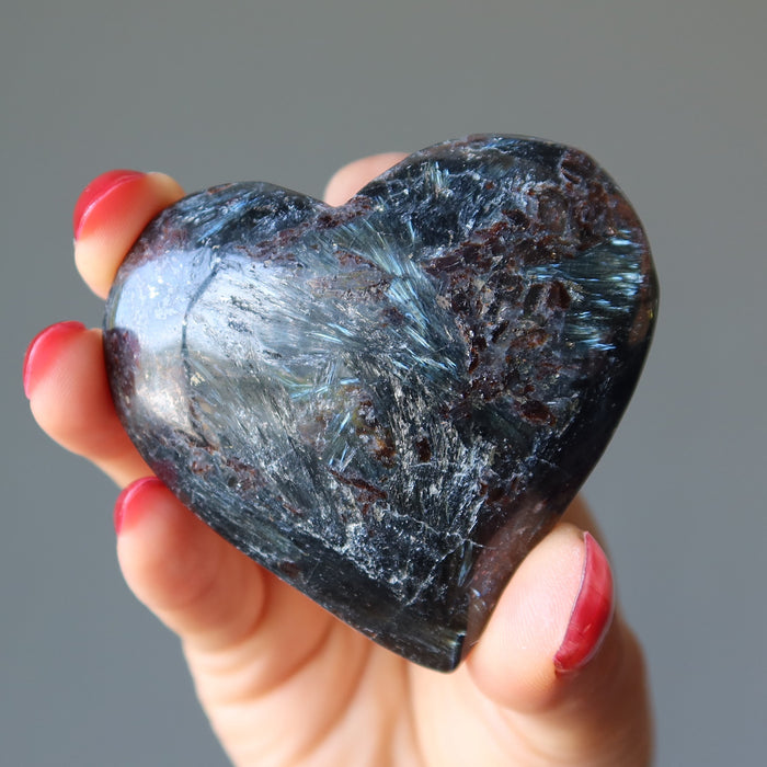 Arfvedsonite Heart Electric Flash of Love Protective Stone