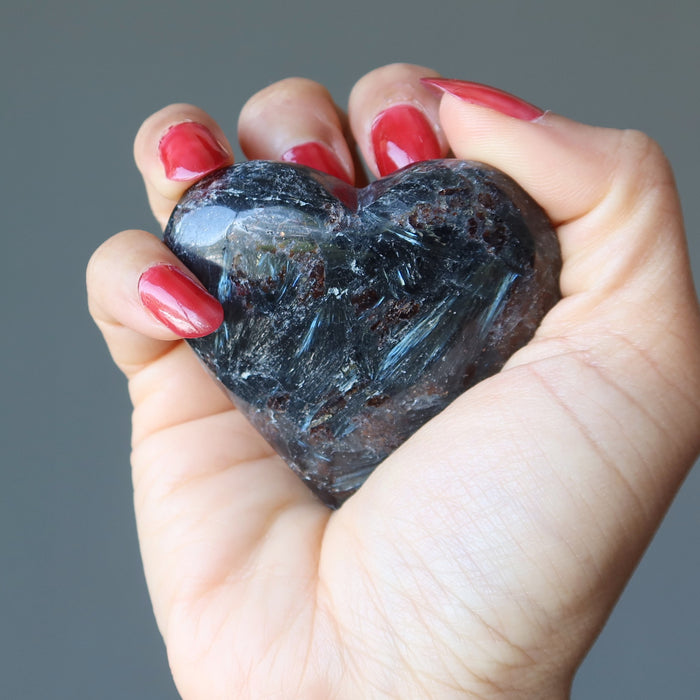 Arfvedsonite Heart Electric Flash of Love Protective Stone