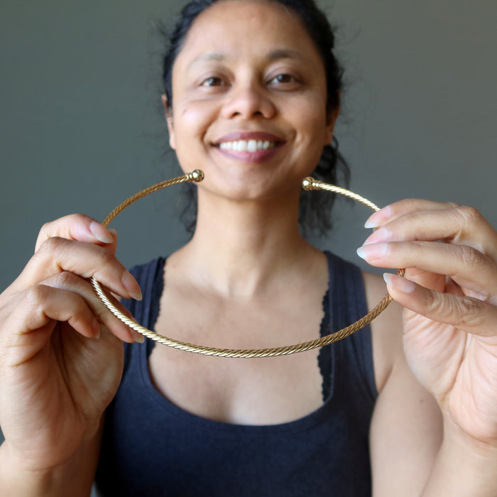 sheila of satin crystals wearing a gold plated brass twist choker necklace
