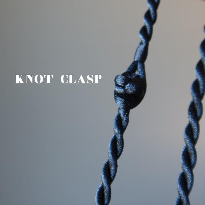 displaying knot clasp