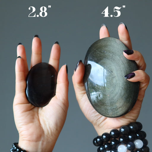 showing the difference between palm stone sizes